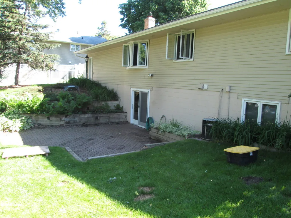 Rosemount garden revitalized by Devine Design Hardscapes - Photo 5