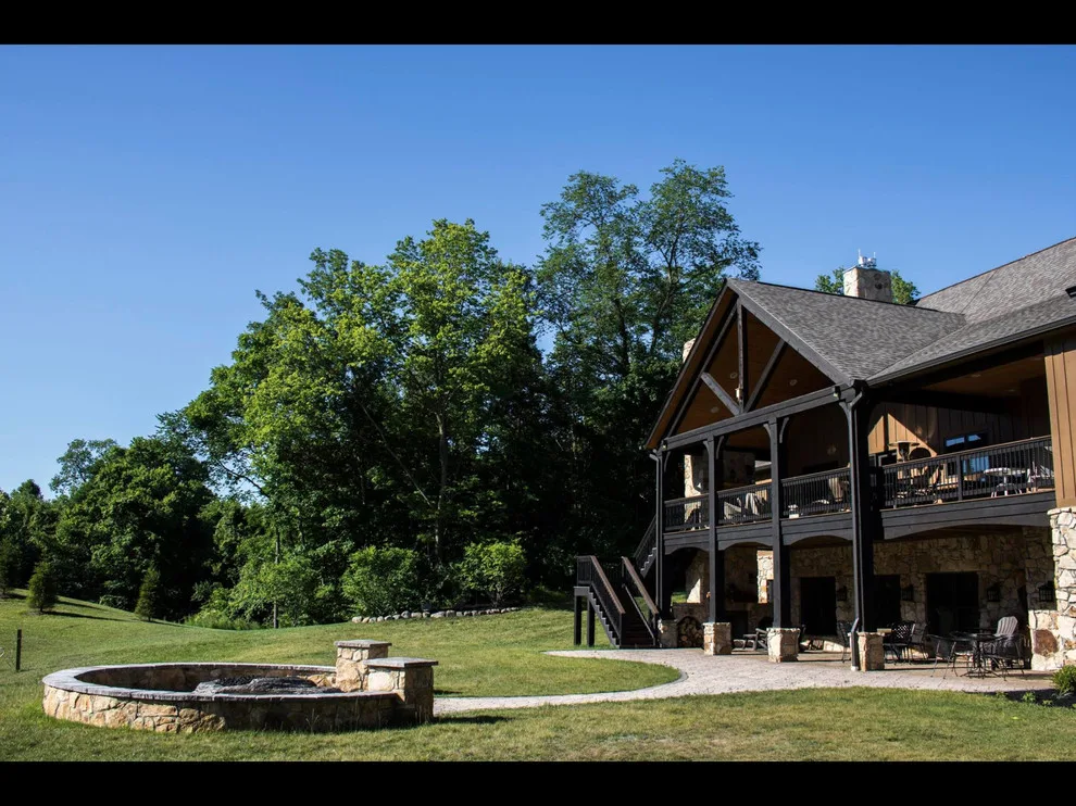 Denali Exterior Design - Photo 5