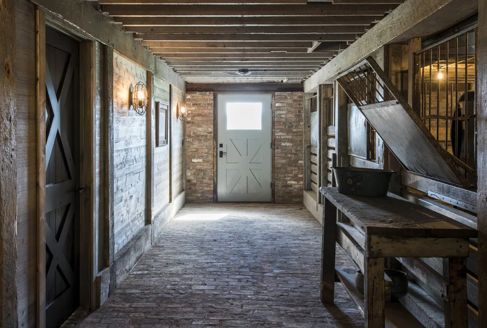 Stable by Rock Paper Hammer - Photo 3