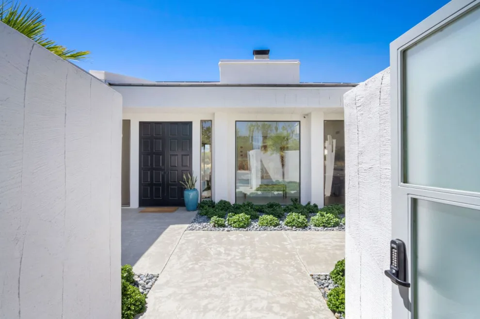 Palm Springs Revamp by Mark E. Nelson, Architect - Photo 13