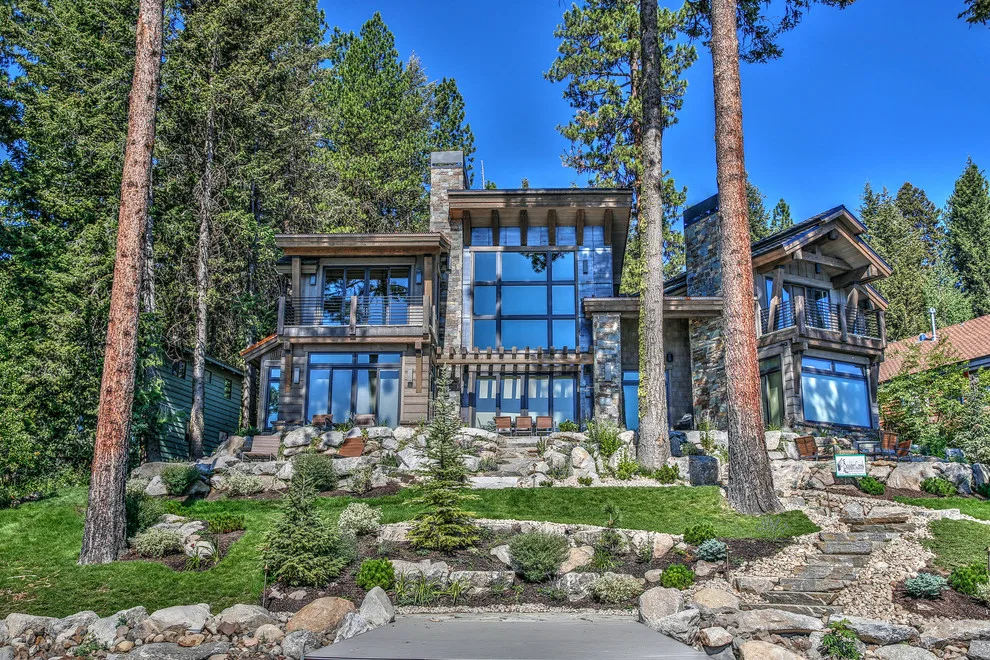 Payette Lake Contemporary Mountain Retreat by J Truex Architecture - Photo 5