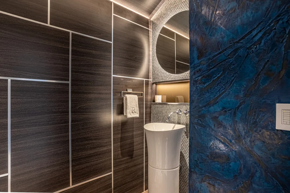 Contemporary Mequon Revamp by Distinctive Design Studio - Photo 2