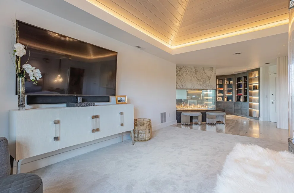 Contemporary Mequon Revamp by Distinctive Design Studio - Photo 10