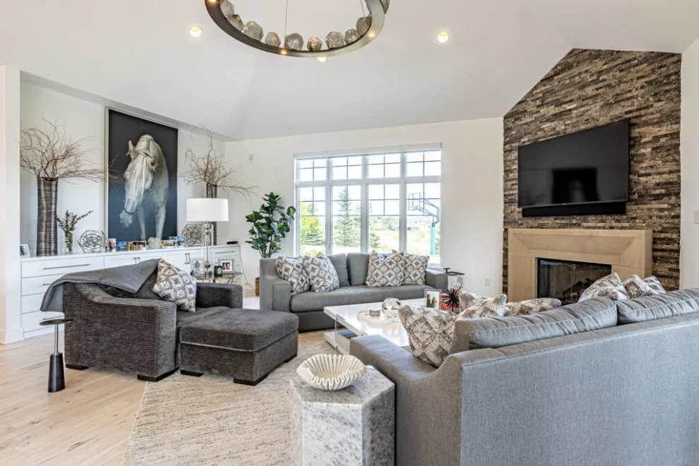 Contemporary Mequon Revamp by Distinctive Design Studio - Photo 26
