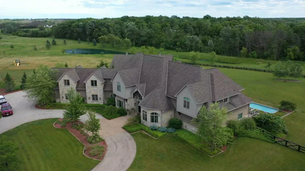 Contemporary Mequon Revamp by Distinctive Design Studio - Photo 9