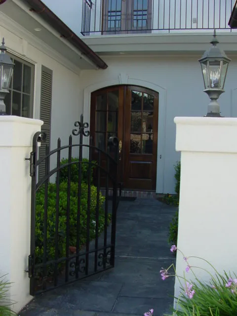 Enchanting Entrance Courtyard by Pollard Hodgson Architects - Photo 7