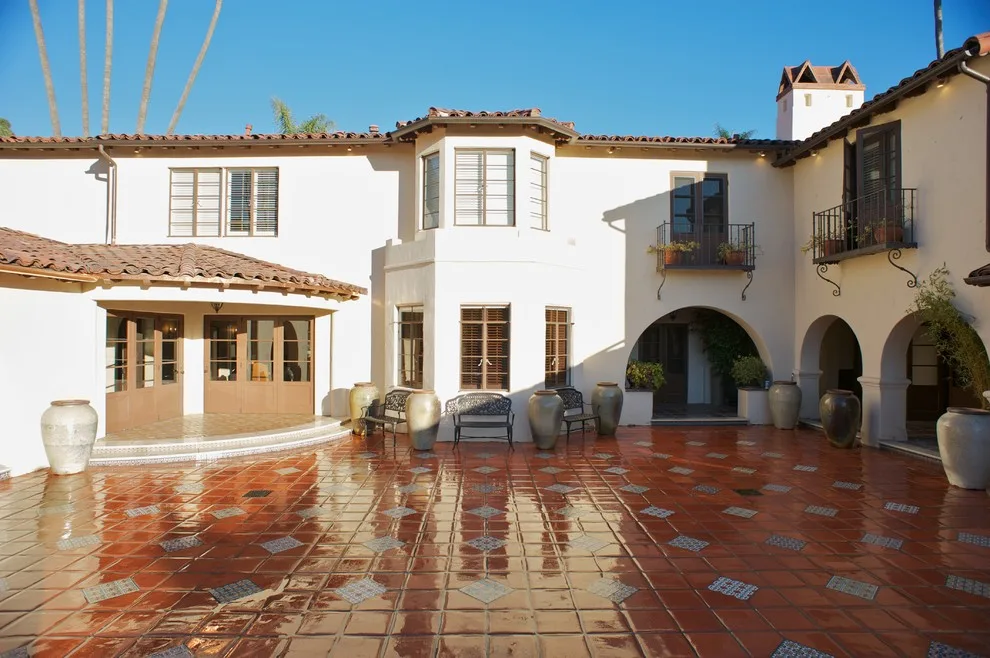 Mediterranean Villa by Lauri Matisse Architect - Photo 4