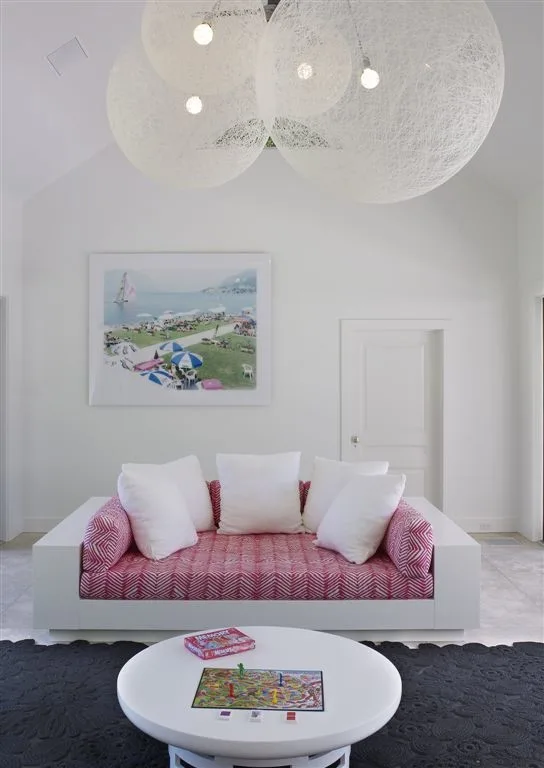 Contemporary Pool House by Alisberg Parker - Photo 7