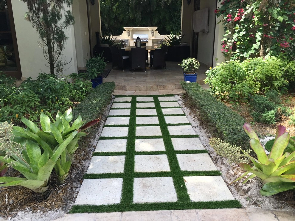 Tropical Turf - Photo 3