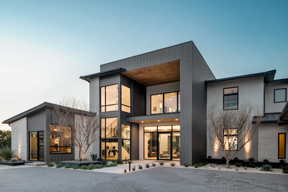 Primo Fiore Contemporary by Vanguard Studio Inc. - Photo 13