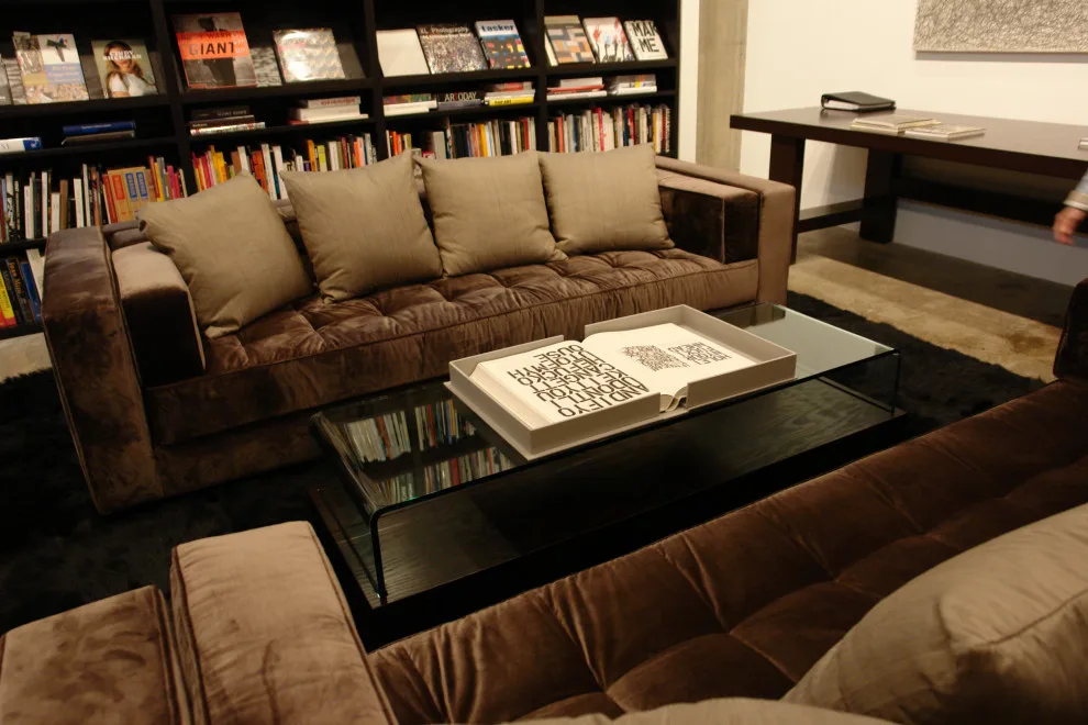 Art Exhibit in a Converted Warehouse by Studio Walker Architects, Inc. - Photo 4