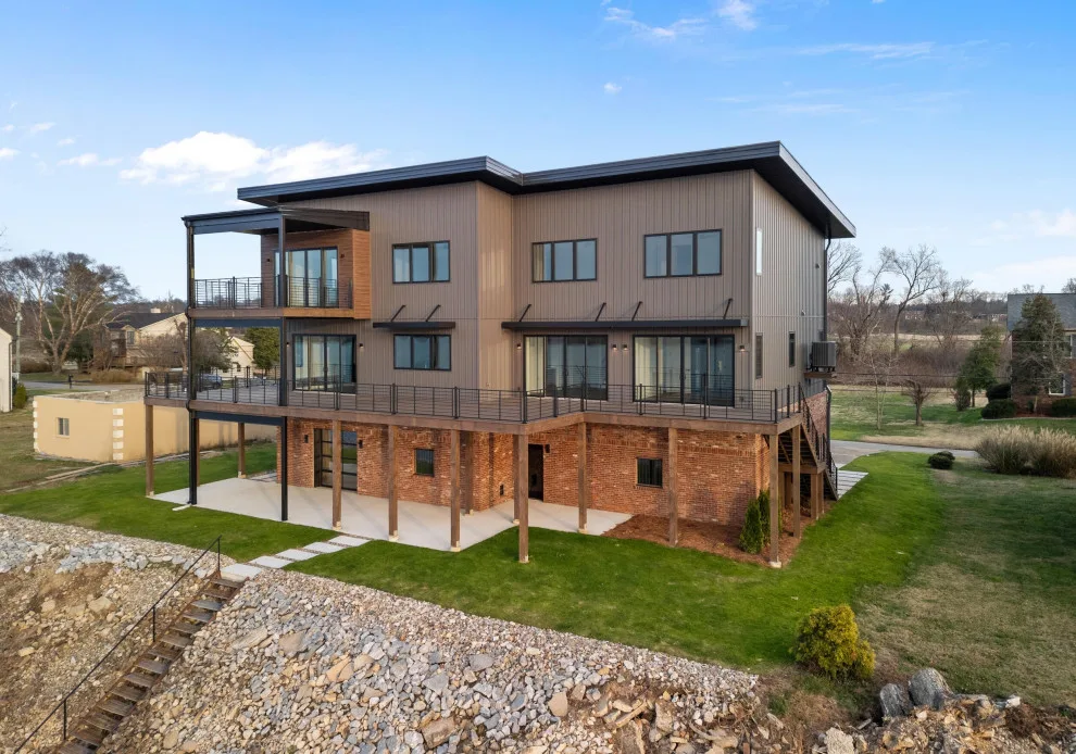 Prospect, KY - Contemporary Residence by JH Designs, LLC. - Photo 18