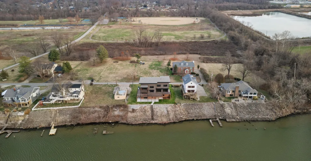 Prospect, KY - Contemporary Residence by JH Designs, LLC. - Photo 23