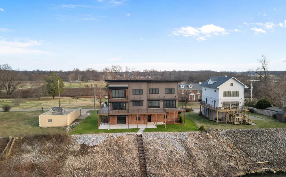 Prospect, KY - Contemporary Residence by JH Designs, LLC. - Photo 11