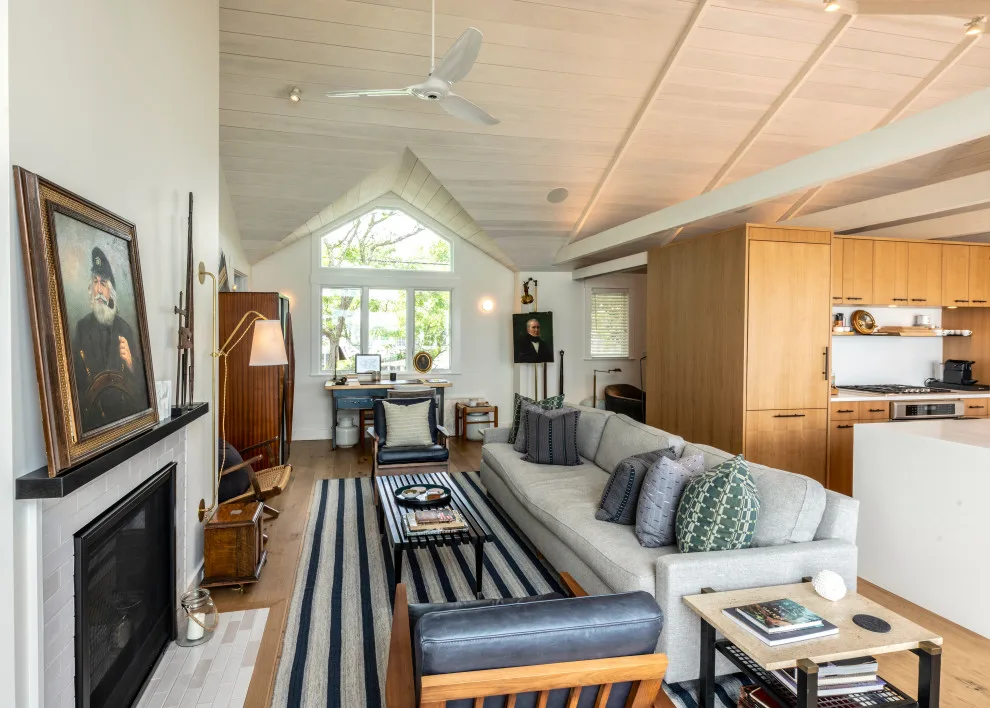 Condominium at Provincetown Waterfront by Hammer Architects - Photo 4