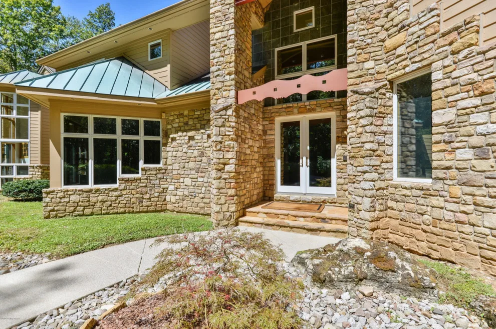 Prow Stone Residence by Jim Peterson Architect Emeritus - Photo 19