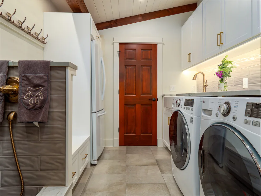 Colorful Restoration by Agate Architecture, LLC - Photo 3