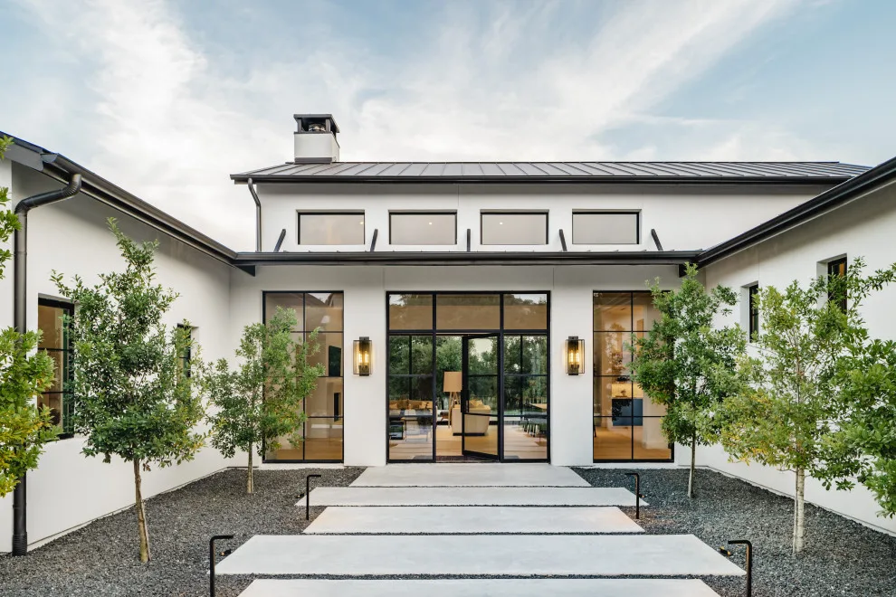 Rayner Shift by Vanguard Studio Inc. - Photo 7