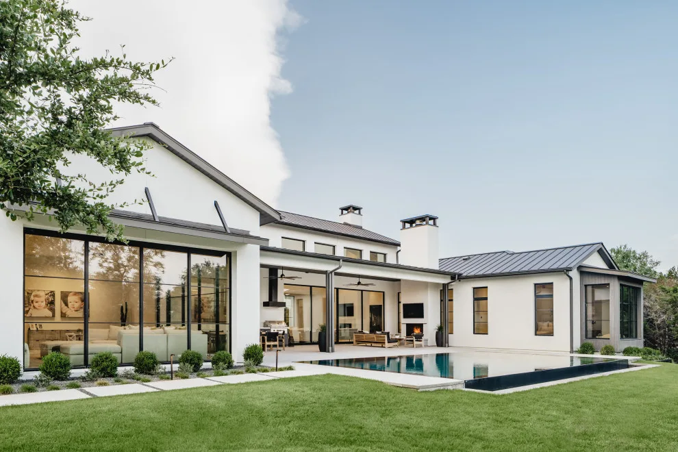 Rayner Shift by Vanguard Studio Inc. - Photo 17