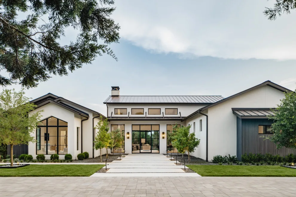 Rayner Shift by Vanguard Studio Inc. - Photo 5