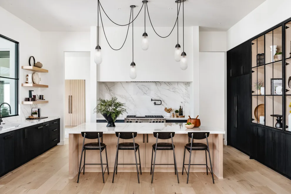 Rayner Shift by Vanguard Studio Inc. - Photo 12