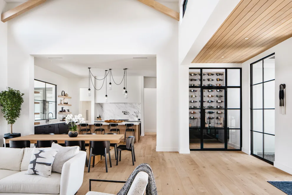 Rayner Shift by Vanguard Studio Inc. - Photo 2