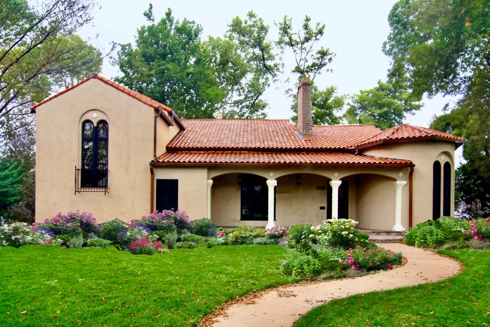 Updated Mediterranean by James McNeal Architecture And Design - Photo 12