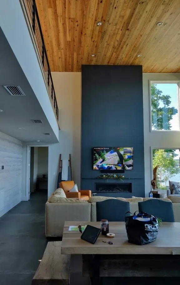 Riha Lake Residence - Cramer Construction - Noah Miller at CTC Services by John M. Holmes Architect - Photo 2