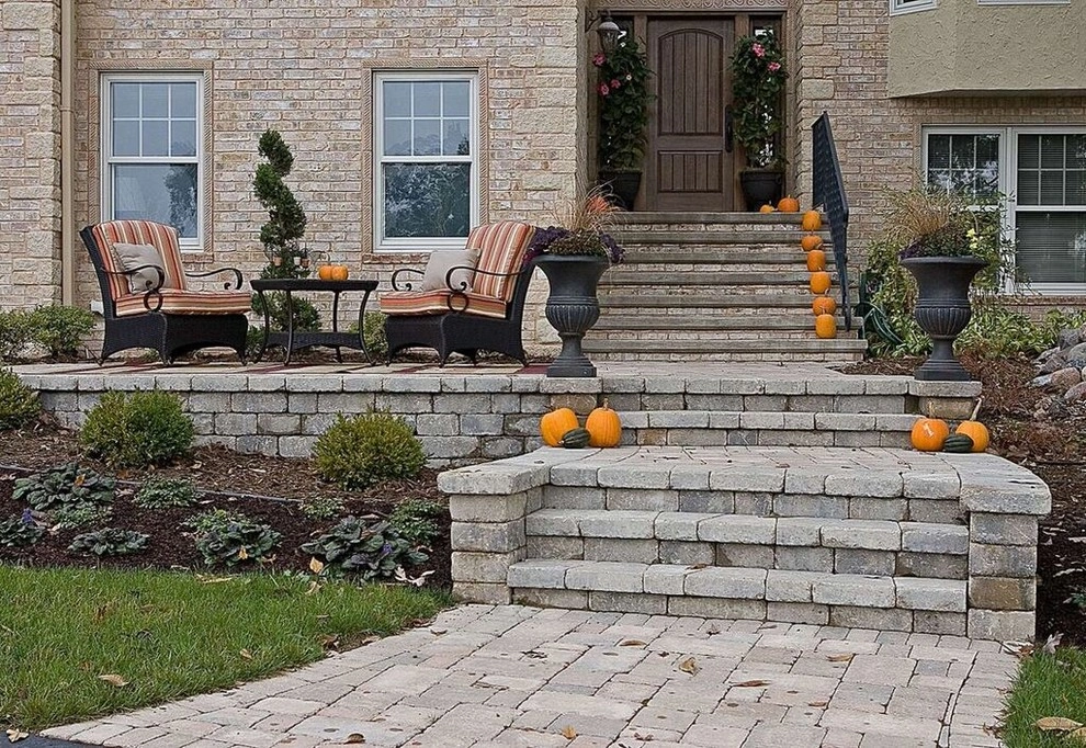 Front Exterior Landscape by Vande Hey Company, Inc - Photo 8