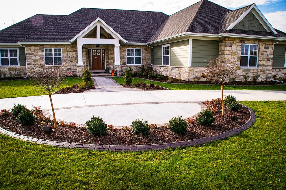 Front Exterior Landscape by Vande Hey Company, Inc - Photo 2