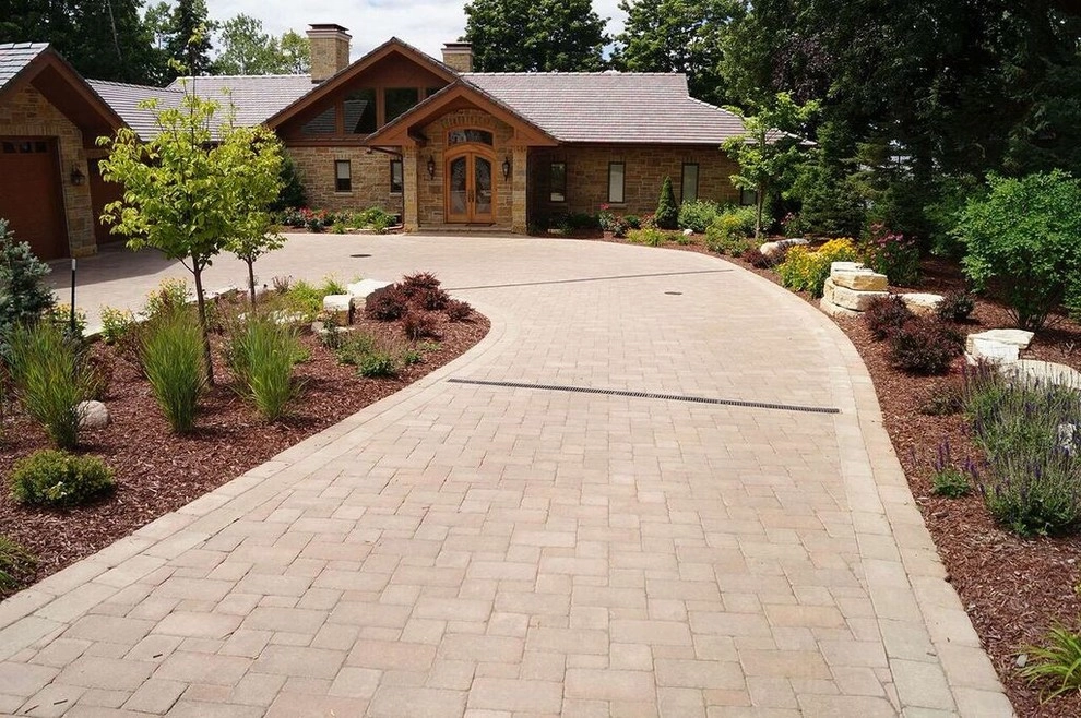 Front Exterior Landscape by Vande Hey Company, Inc - Photo 11