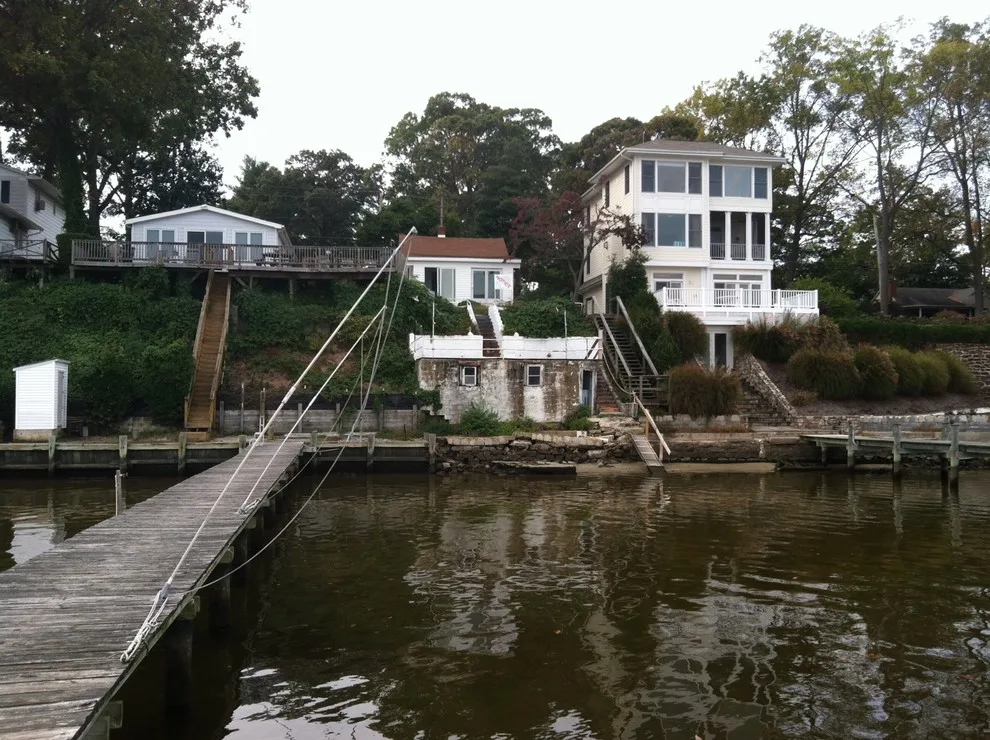 Riverside Waterfront Residence by HD Squared Architects, LLC - Photo 17