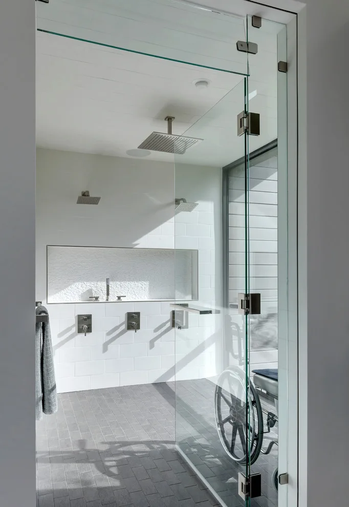 Noble Emblem by Domiteaux Garza Architecture - Photo 5