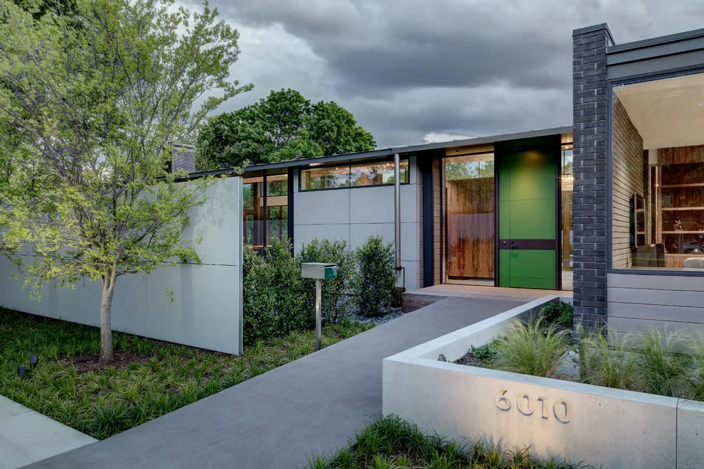 Noble Emblem by Domiteaux Garza Architecture - Photo 10