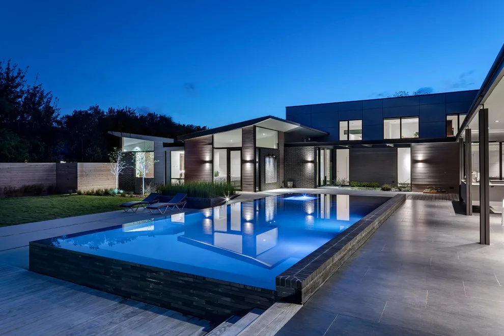 Noble Emblem by Domiteaux Garza Architecture - Photo 11