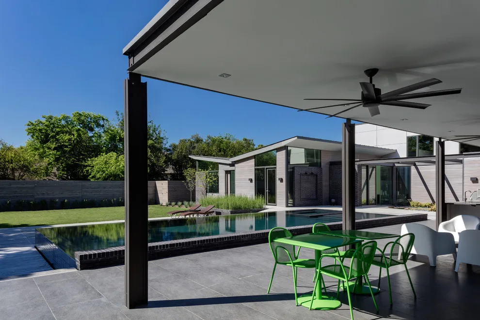 Noble Emblem by Domiteaux Garza Architecture - Photo 13