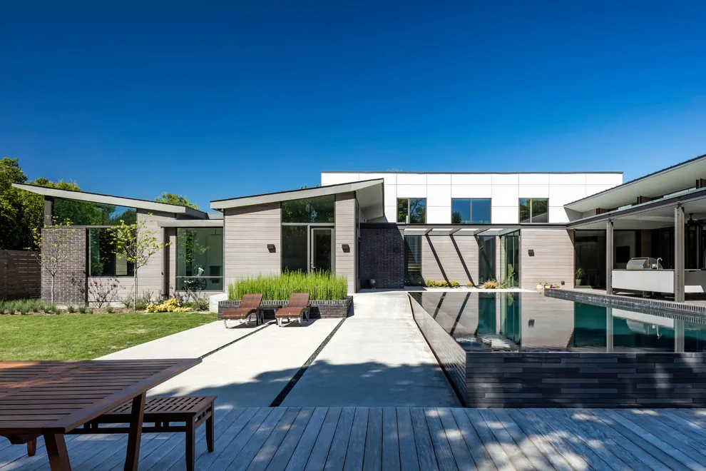 Noble Emblem by Domiteaux Garza Architecture - Photo 6
