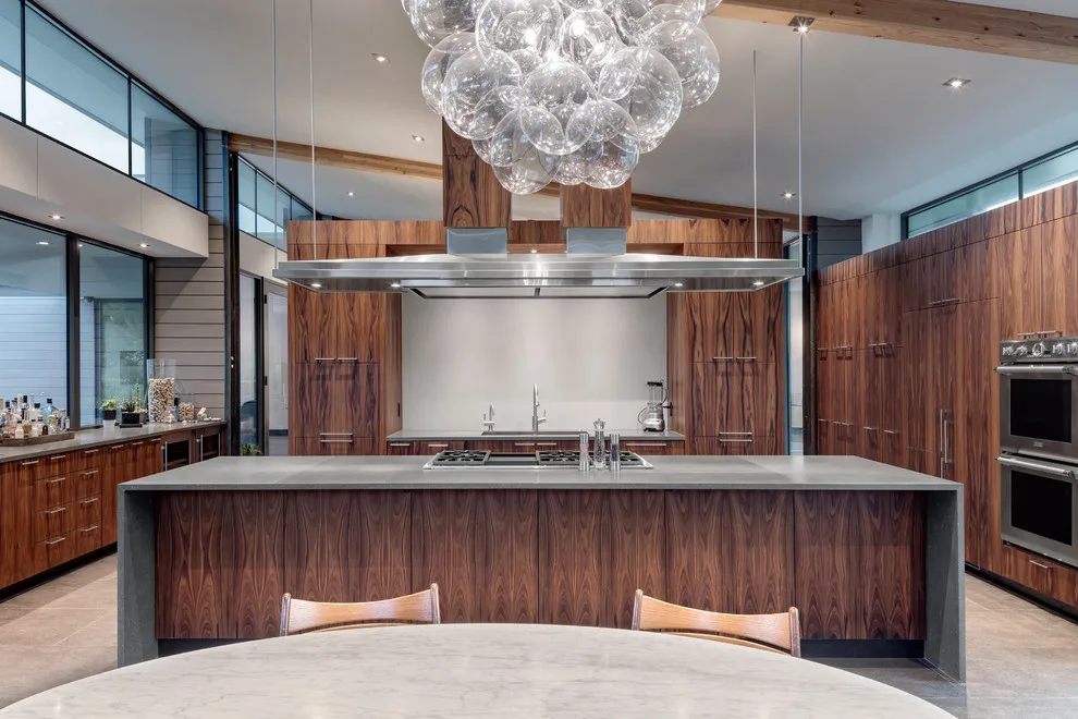 Noble Emblem by Domiteaux Garza Architecture - Photo 9
