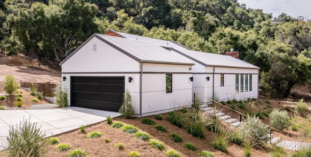 Modern Farmhouse on San Luis Drive by Studio Prime Architecture (sp-arc) - Photo 2