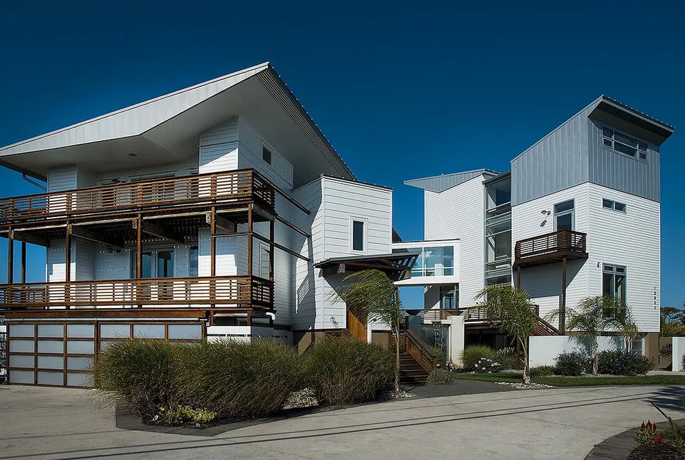 Contemporary Coastal Home by David D. Quillin Architecture - Photo 14