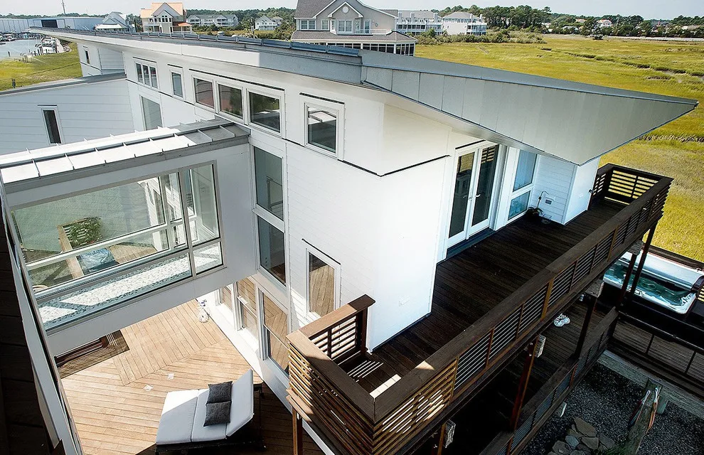 Contemporary Coastal Home by David D. Quillin Architecture - Photo 4
