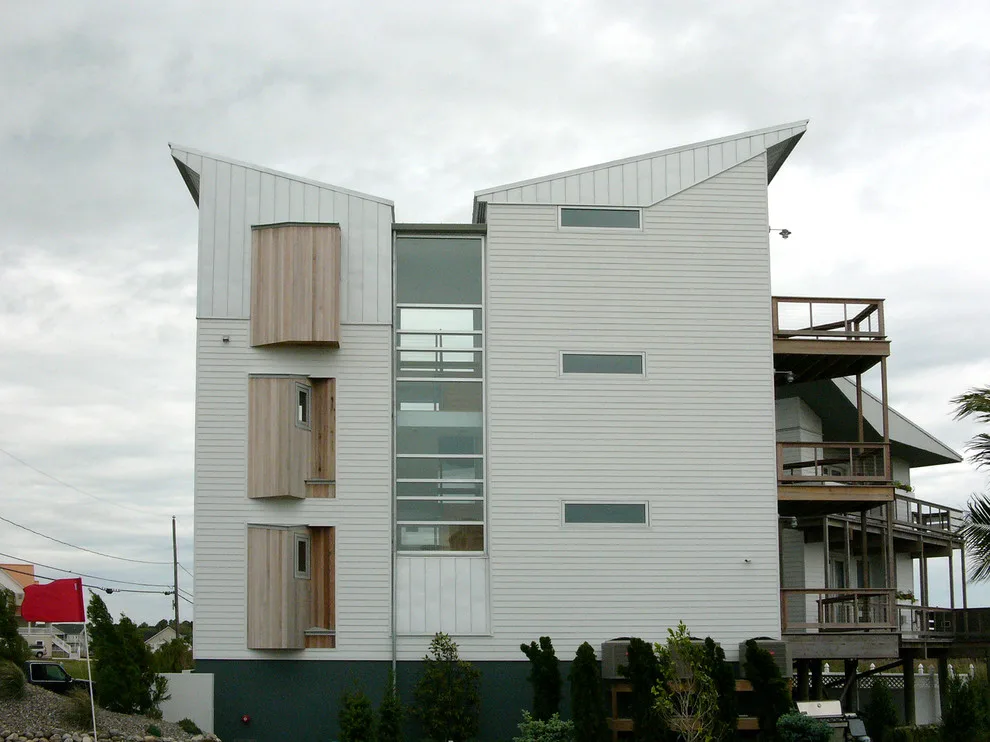 Contemporary Coastal Home by David D. Quillin Architecture - Photo 2