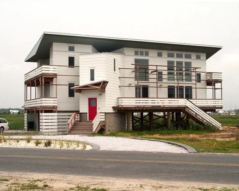Contemporary Coastal Home by David D. Quillin Architecture - Photo 6