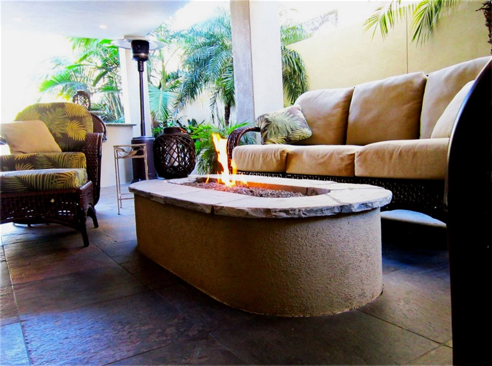Outdoor Living Space with Kitchen and BBQ by Ocean Blue Pools And Landscaping - Photo 16
