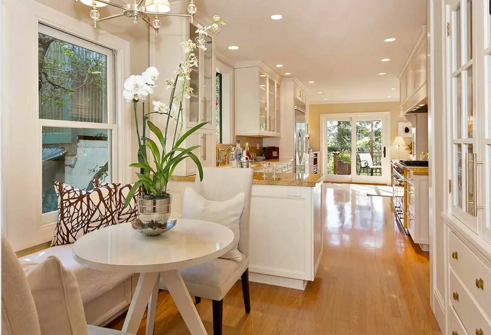 Accessory Dwelling Unit with Library and Private Art Collection by Rebecca Schnier Architecture - Photo 10