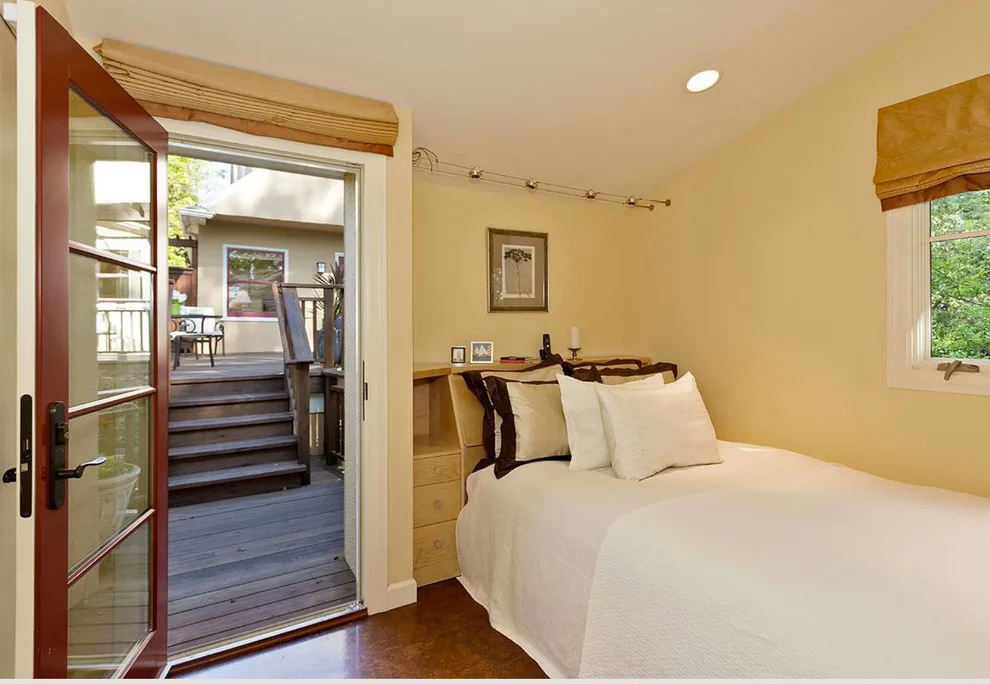 Accessory Dwelling Unit with Library and Private Art Collection by Rebecca Schnier Architecture - Photo 11