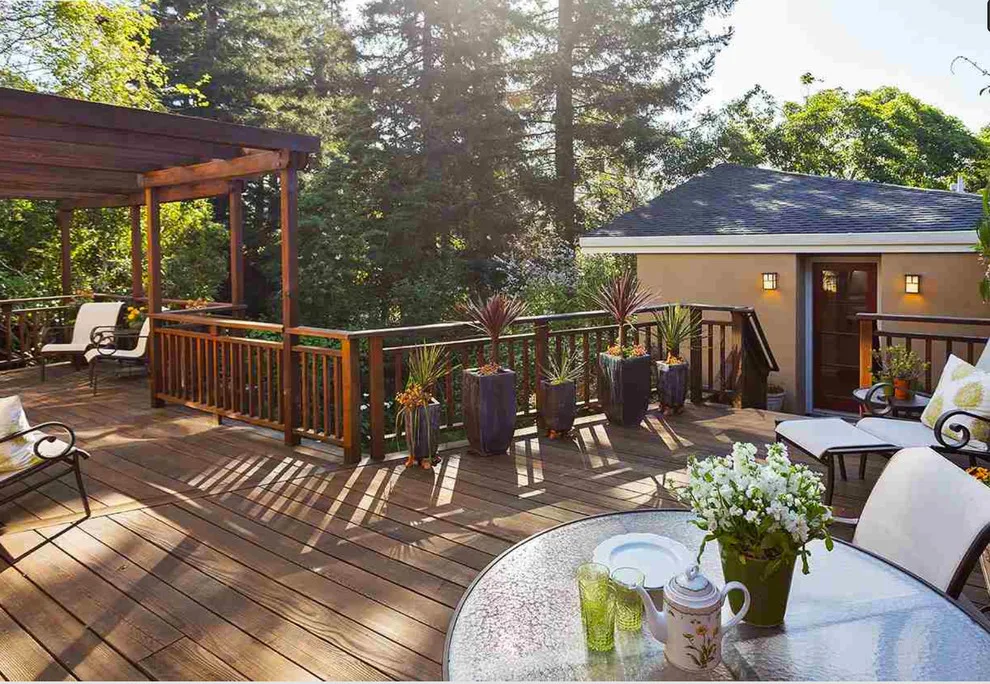 Accessory Dwelling Unit with Library and Private Art Collection by Rebecca Schnier Architecture - Photo 5