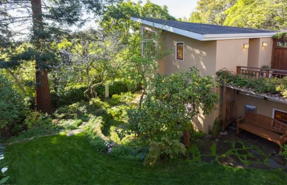 Accessory Dwelling Unit with Library and Private Art Collection by Rebecca Schnier Architecture - Photo 8