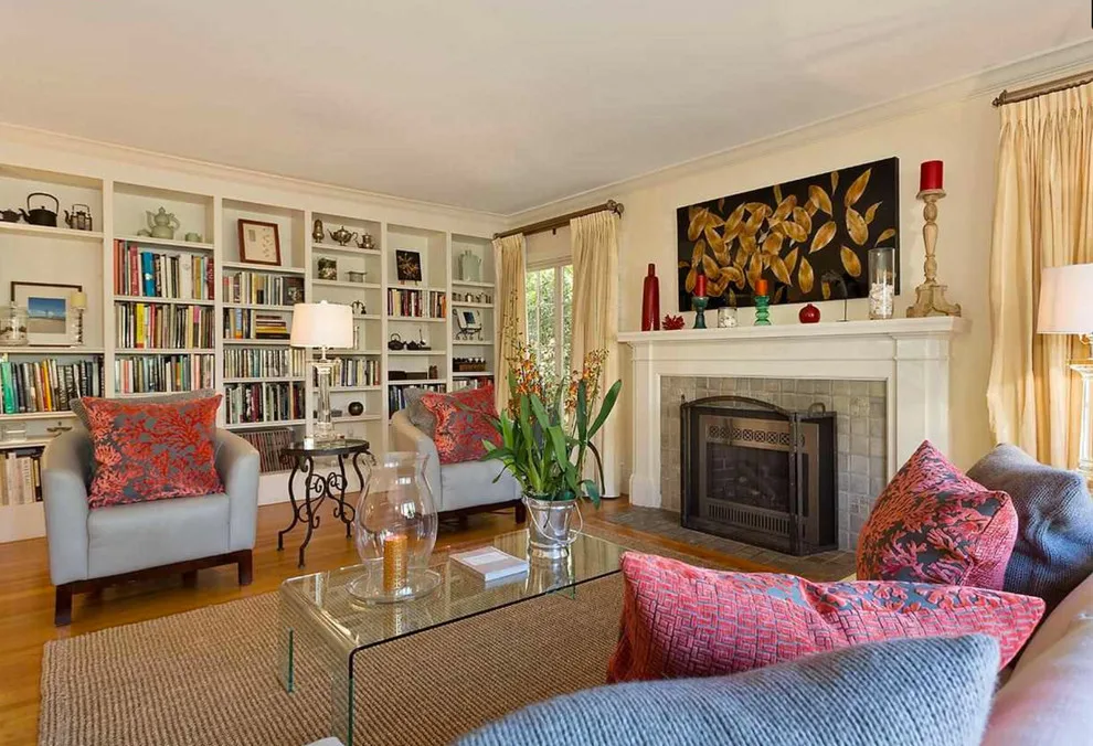 Accessory Dwelling Unit with Library and Private Art Collection by Rebecca Schnier Architecture - Photo 3