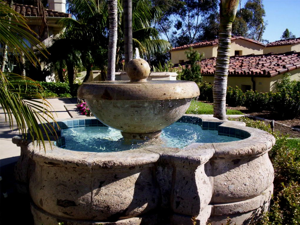 Outdoor Living Space with Kitchen and BBQ by Ocean Blue Pools And Landscaping - Photo 18